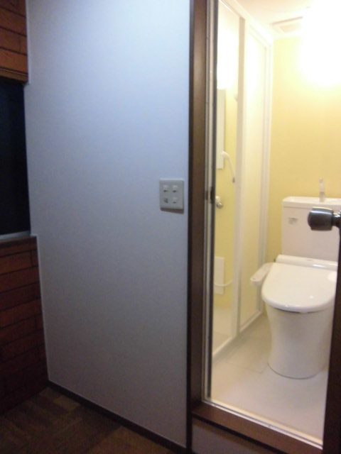 トイレ付ユニットシャワー室