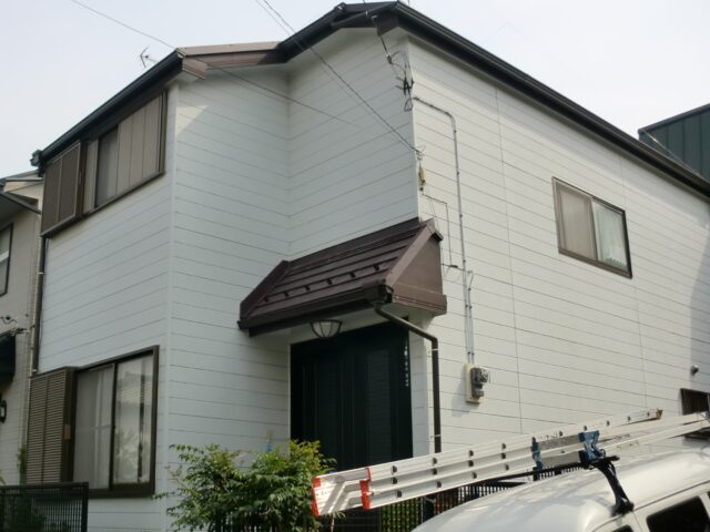 新築から15年が経ち外壁の経年劣化が進んでいます。